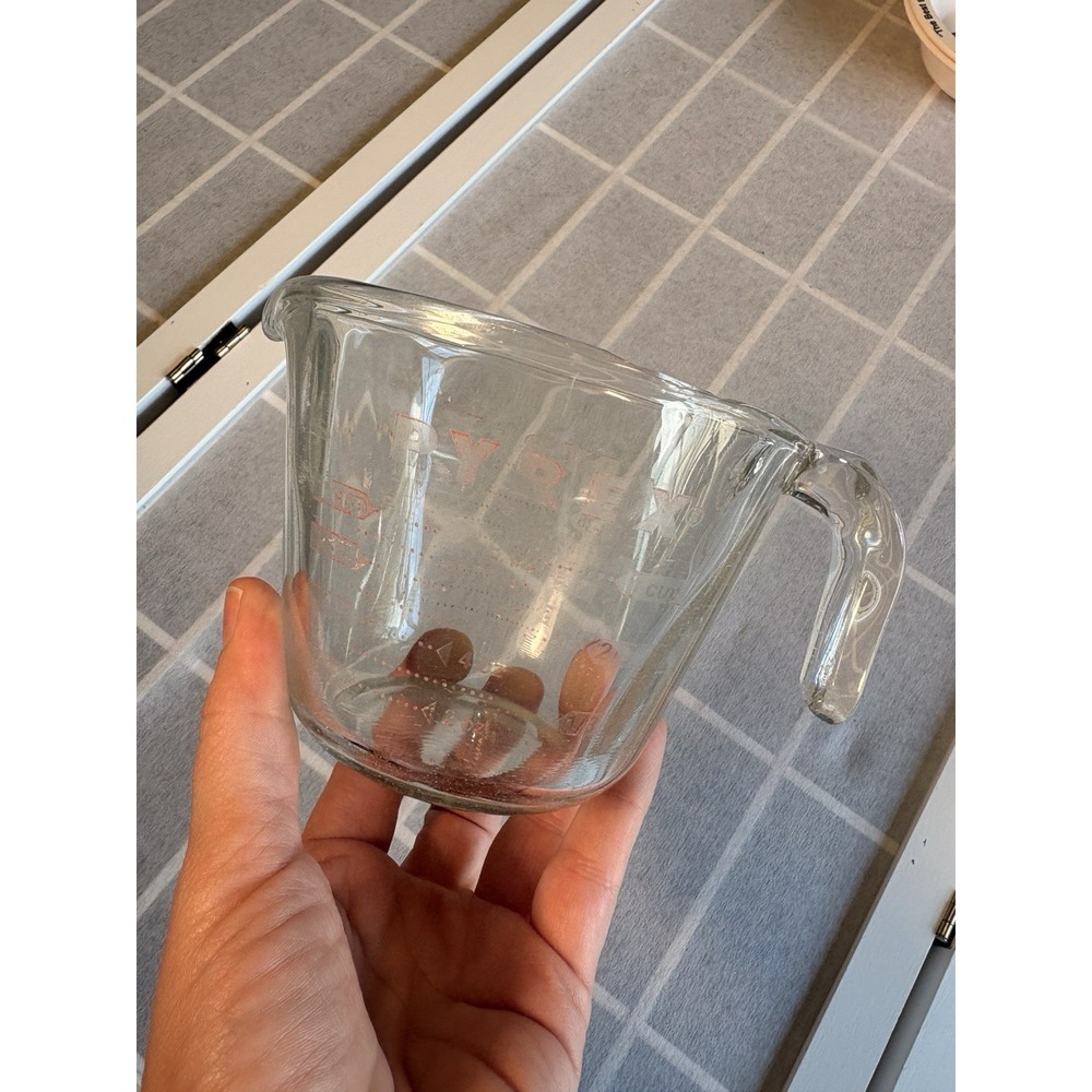 Vintage Pyrex Measuring Cup 1 Cup 8oz Red Lettering Closed D Handle